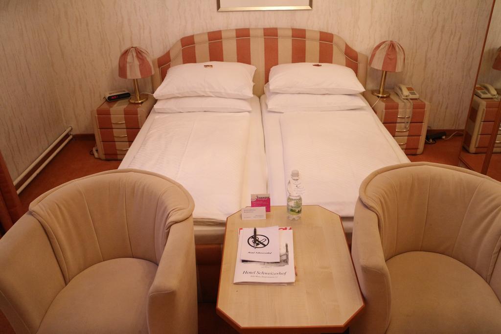 Hotel Schweizerhof Vienna Room photo