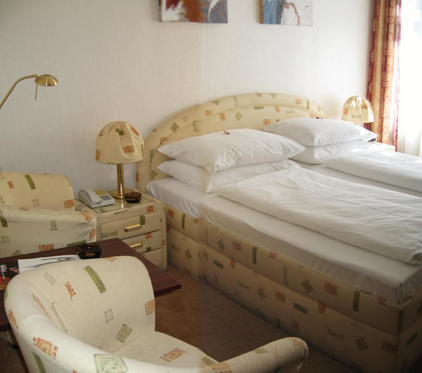 Hotel Schweizerhof Vienna Room photo